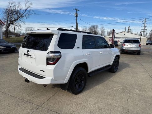 Used 2017 Toyota 4Runner SR5 Premium image 4