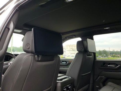 New 2026 GMC Yukon Denali w/ Denali Reserve Package AWD/4WD image 8