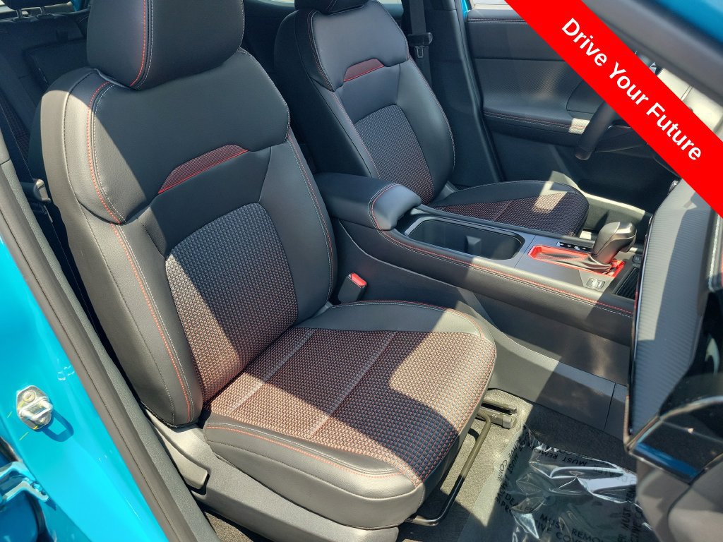 Used 2025 Nissan Kicks SR FWD image 20