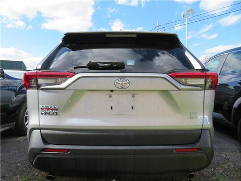 Used 2019 Toyota RAV4 LE w/ All Weather Liner Package image 16