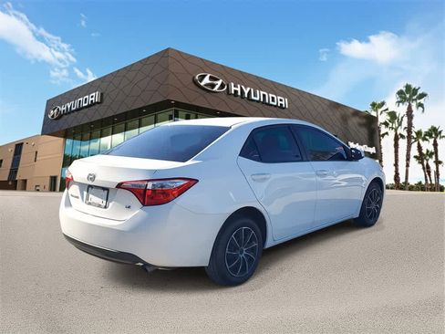 Used 2015 Toyota Corolla LE image 3