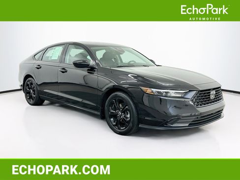 Used 2025 Honda Accord SE image 1