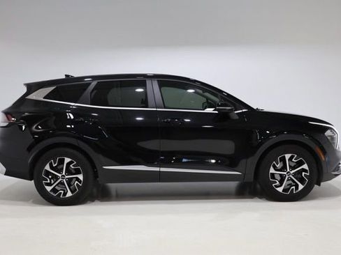 Used 2023 Kia Sportage EX image 9