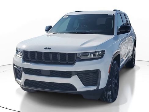New 2026 Jeep Grand Cherokee Altitude AWD/4WD image 2
