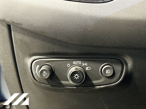 Used 2020 Chevrolet Equinox Premier AWD/4WD image 10