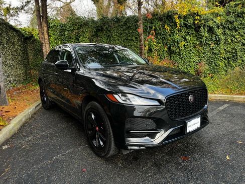 Used 2022 Jaguar F-PACE S image 3