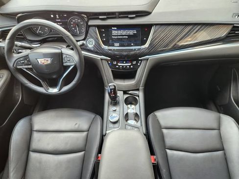 Used 2025 Cadillac XT6 Premium Luxury w/ Technology Package FWD image 26