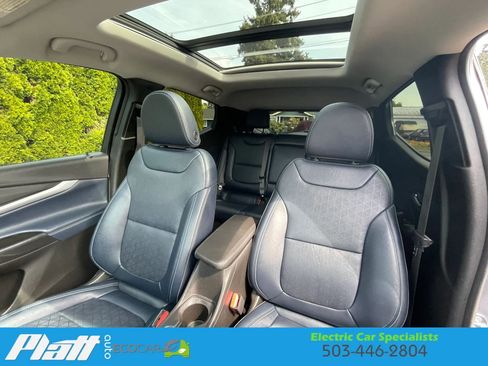 Used 2023 Chevrolet Bolt EUV Premier w/ Sun & Sound Package FWD image 35