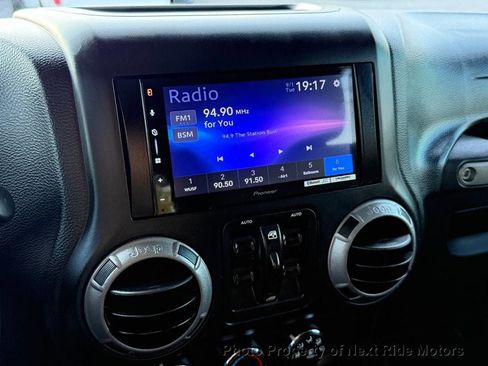 Used 2012 Jeep Wrangler Unlimited Sport AWD/4WD image 20