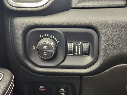 Used 2023 RAM 1500 Laramie AWD/4WD image 23