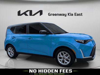 Certified 2025 Kia Soul S