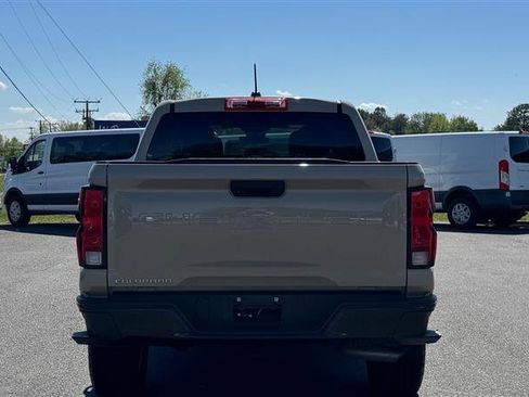 Used 2024 Chevrolet Colorado W/T image 8