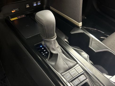 Used 2025 Toyota Camry LE image 15