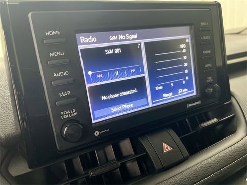 Used 2022 Toyota RAV4 LE image 13