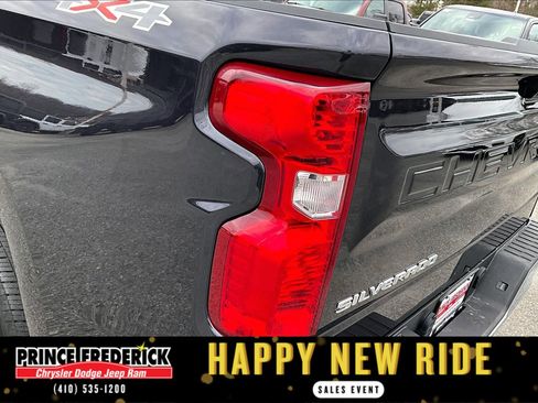 Used 2023 Chevrolet Silverado 1500 LT image 24