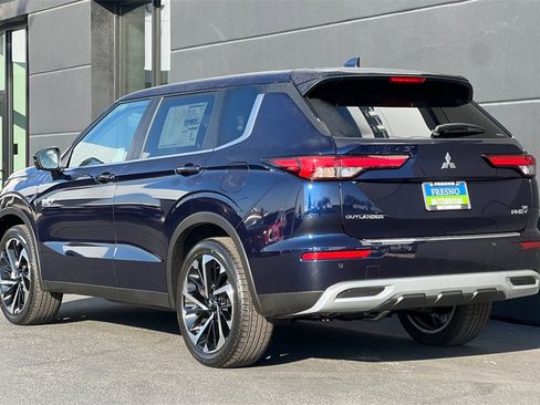 New 2025 Mitsubishi Outlander SE image 7