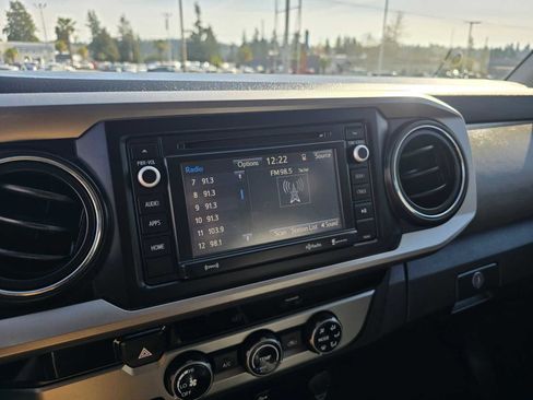 Certified 2016 Toyota Tacoma SR5 w/ SR5 Appearance Package (SN) image 23