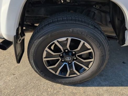 Used 2023 Toyota Tacoma TRD Sport image 3