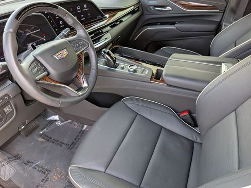 Certified 2024 Cadillac Escalade Premium Luxury w/ Performance Package image 9