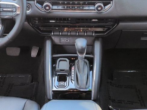 Used 2025 GMC Canyon Elevation w/ Convenience Package RWD image 18