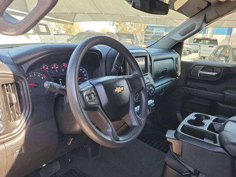 Used 2024 Chevrolet Silverado 1500 Custom image 2