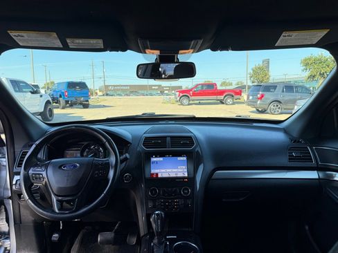 Used 2019 Ford Explorer XLT w/ Equipment Group 201A image 25