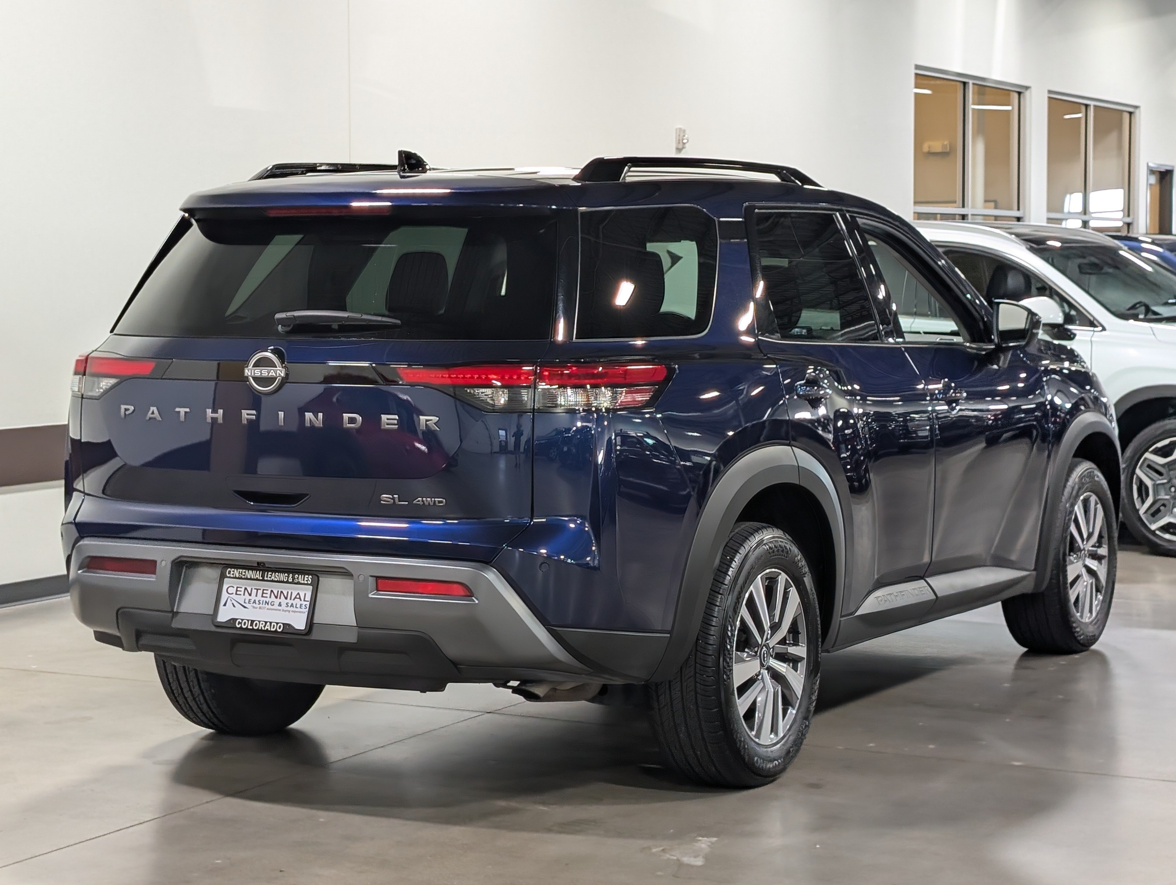 Used 2026 Nissan Pathfinder SL AWD/4WD image 3