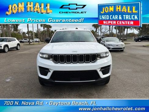 Used 2024 Jeep Grand Cherokee Laredo X w/ Trailer Tow Package image 19