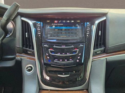 Used 2016 Cadillac Escalade Premium RWD image 21