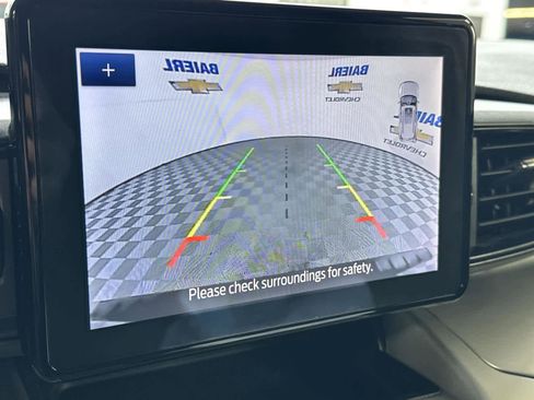 Used 2022 Ford Explorer XLT image 17