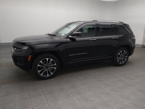 Used 2022 Jeep Grand Cherokee Overland w/ Advanced Protech Group III AWD/4WD image 2