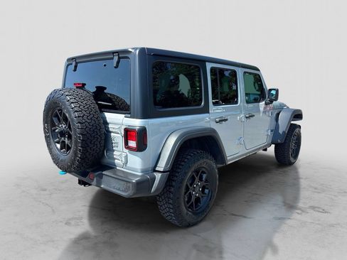 Used 2024 Jeep Wrangler Unlimited AWD/4WD image 5