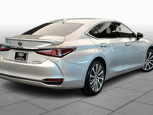 Used 2021 Lexus ES 300h w/ Premium Package image 12