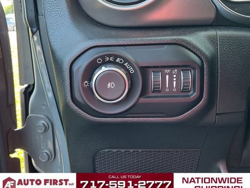 Used 2019 Jeep Wrangler Unlimited Sport S AWD/4WD image 25