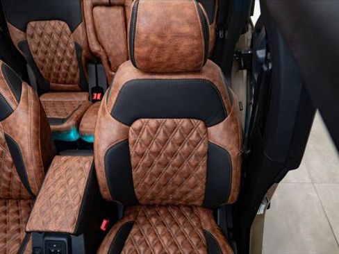 Used 2025 Ford Bronco 4-Door AWD/4WD image 37