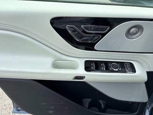 New 2025 Lincoln Aviator Black Label w/ Black Label Special Edition AWD/4WD image 22