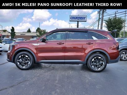 Used 2024 Kia Sorento S w/ Panoramic Sunroof Package