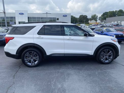 Certified 2023 Ford Explorer XLT w/ Equipment Group 202A RWD image 8