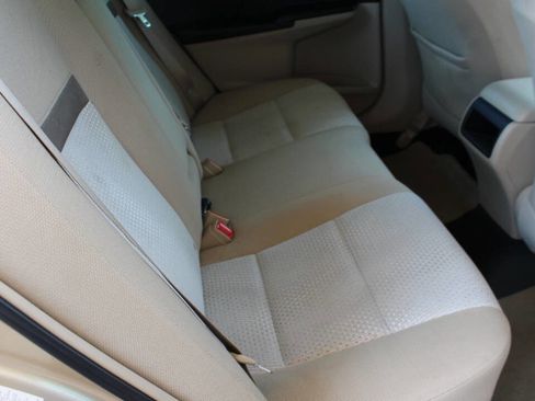 Used 2012 Toyota Camry LE image 28