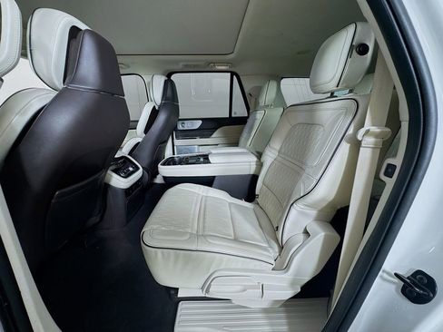Used 2020 Lincoln Navigator L Black Label w/ Cargo Convenience Package AWD/4WD image 29