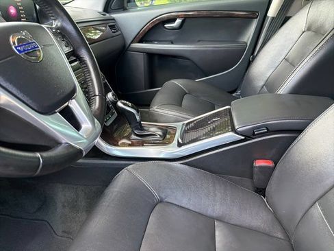 Used 2016 Volvo XC70 T5 Premier w/ Proximity Package FWD image 5
