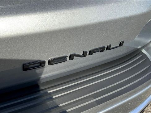 Certified 2023 GMC Yukon Denali image 9