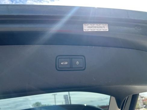 Used 2025 Genesis GV80 2.5T Standard AWD/4WD image 32