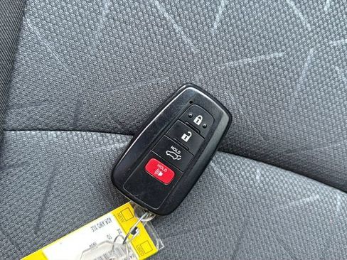 Used 2022 Toyota RAV4 XLE w/ Convenience Package AWD/4WD image 34