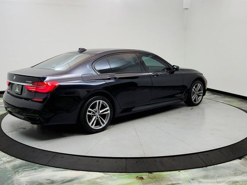 Used 2016 BMW 750i image 5