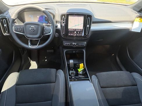 New 2026 Volvo XC40 B5 Ultra w/ Protection Package Premier image 10