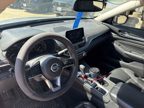 Used 2019 Nissan Altima 2.5 SL FWD image 25
