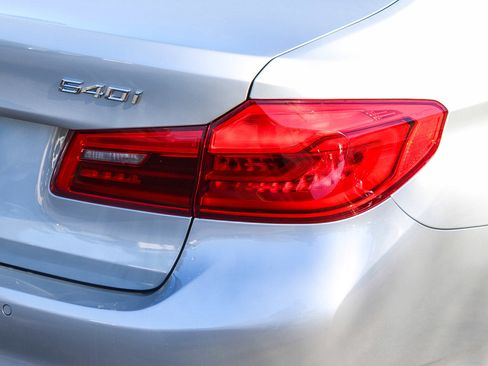 Used 2019 BMW 540i image 7