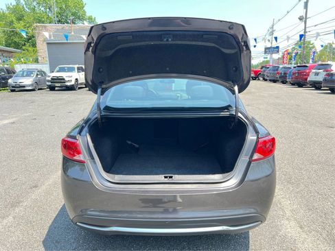 Used 2015 Chrysler 200 Limited image 13