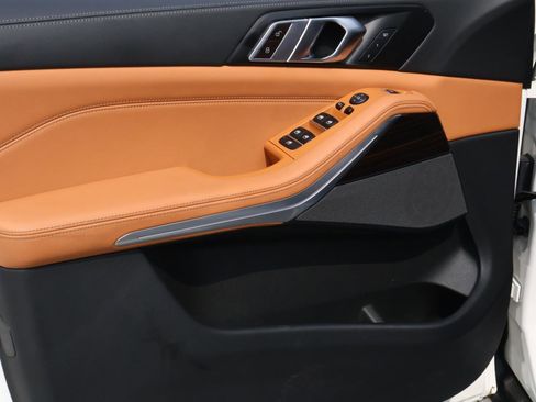 Used 2024 BMW X5 xDrive40i w/ Premium Package image 16